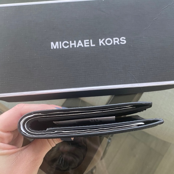 Michael Kors Navy Pebbled Leather Bifold Wallet - Picture 4 of 6